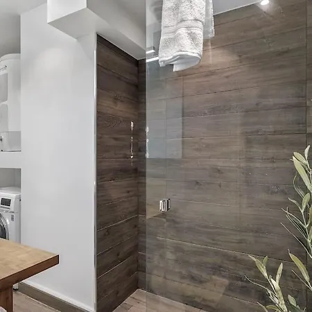 Apartment Romslig Leilighet I Hjertet Av Sentrum!
