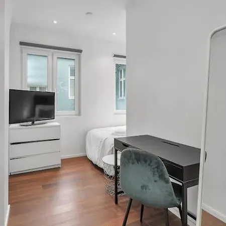 Apartment Romslig Leilighet I Hjertet Av Sentrum!